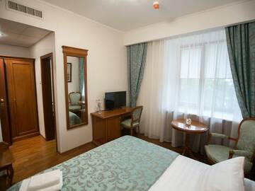 Двухместный стандарт с одной большой кроватью в Гостинице Симбирск